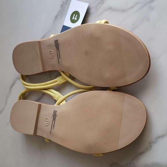 Universal Thread™ Petal Tubular Sandals - Yellow Size 11 - Picture 5 of 6